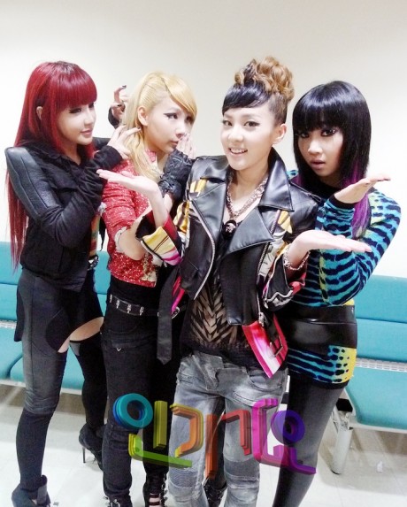 20100912_2ne1_6-460x573