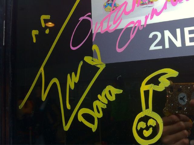 Photos: 2NE1's Signatures from Ontama Carnival 2012 |
