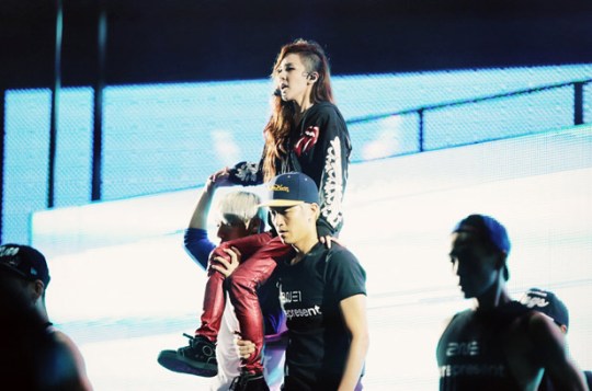 2531689-2NE1-617-409-18