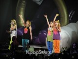 29692-2ne1-amazed-u-s-fans-with-powerful-performance-at-new-evolution-world-