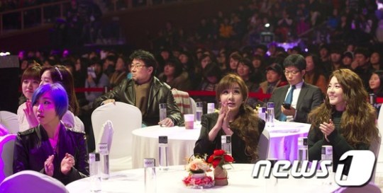 2NE1, Á¦2È¸ °¡¿ÂÂ÷Æ® K-POP ¾î¿öµå Âü¼®