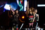 2013-twin-towers-alive-2ne1-38