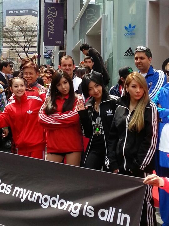 BILzBsACAAAElFR.jpg large