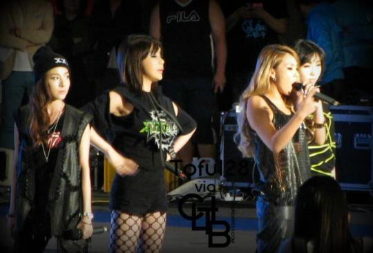 BKy5ZsACIAADdat.jpg large