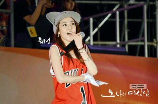 BLHGEDmCQAAj9e0.jpg large