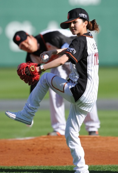 2NE1-¾ß±¸Àå_004