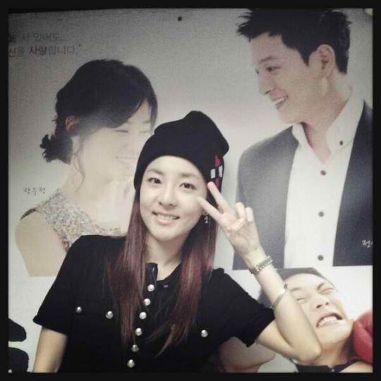 2NE1-Dara_1370698618_af_org