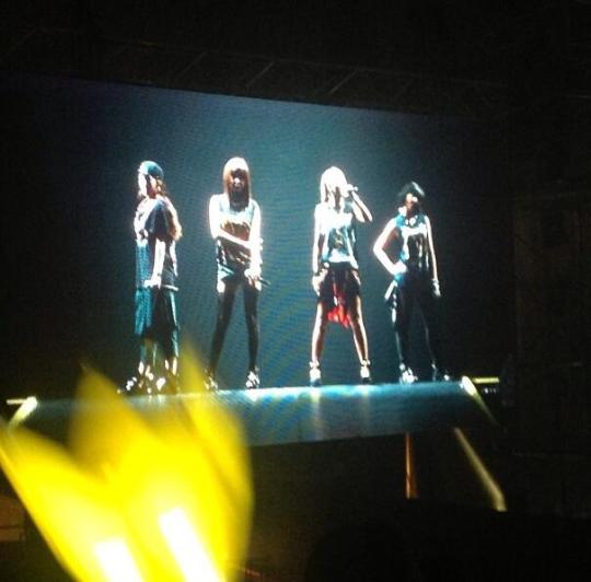 BN7pMsLCMAAL39W.jpg large