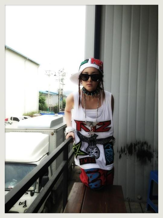 BNGTYMyCQAIwlny.jpg large