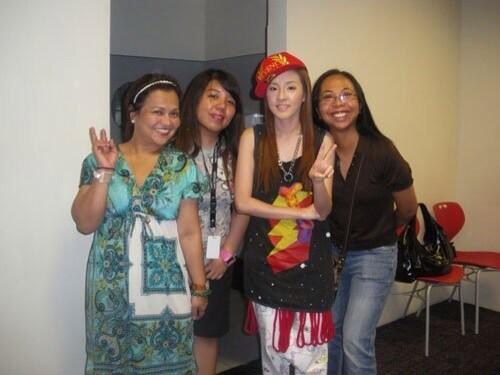 BNMKqWgCYAEjwFg.jpg large