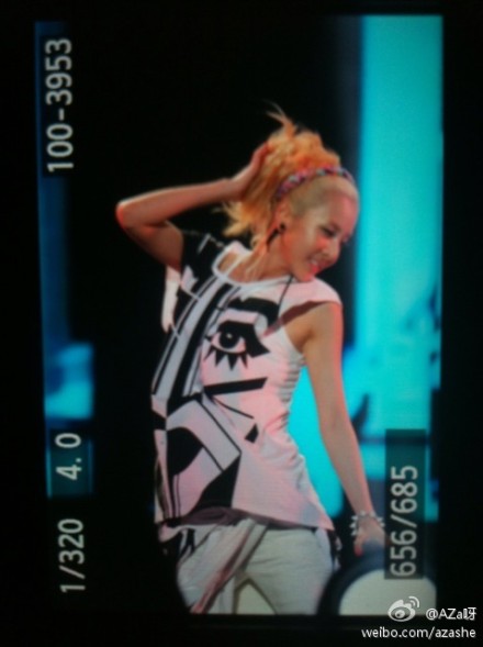 685d8741jw1e6kf681xe1j20da0hs75h