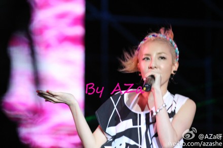 685d8741jw1e6m9as66u3j21kw11xakh