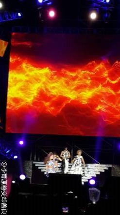 71fbe56ajw1e6kebwqt15j21kw0w00wi