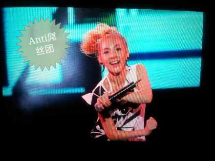 b24230d5jw1e6lhslxwu4j20hs0dcwez