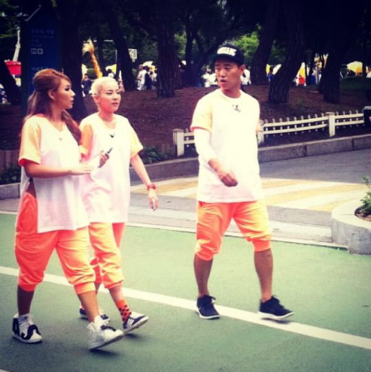 BPRE4qZCMAAH3l-.png large