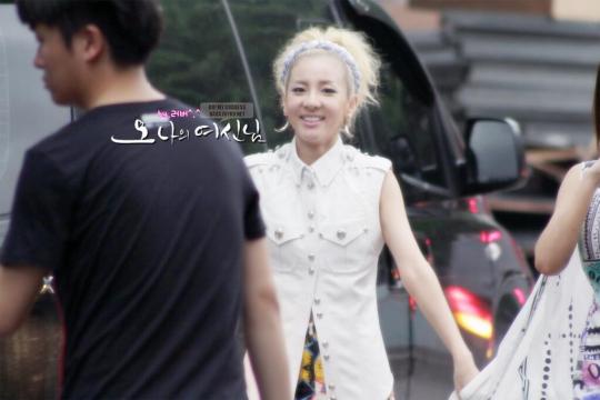 BPwh0WBCYAAElqD.jpg large