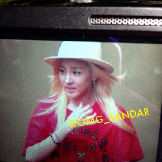 BPWsUwbCAAA-yvY.jpg large