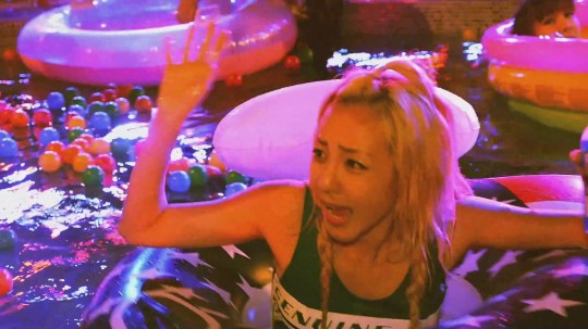 2NE1 - DO YOU LOVE ME M_V 1725