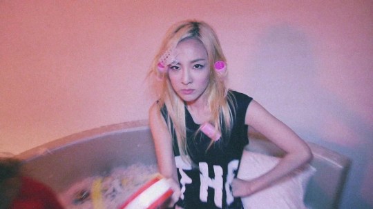 2NE1 - DO YOU LOVE ME M_V 2342