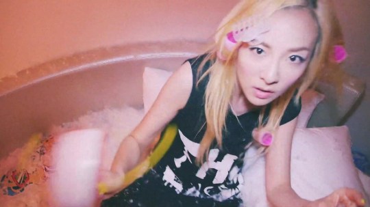 2NE1 - DO YOU LOVE ME M_V 2897