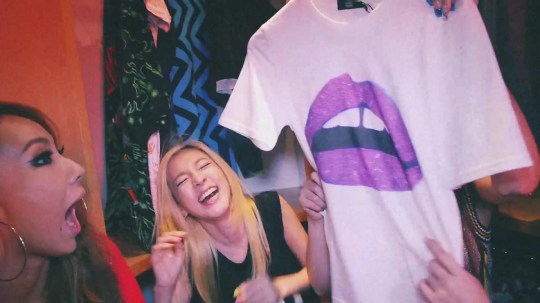 2NE1 - DO YOU LOVE ME M_V 3675