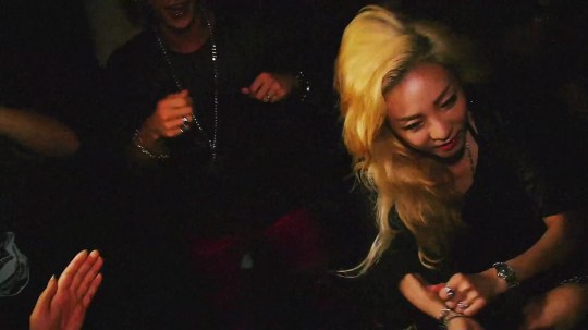 2NE1 - DO YOU LOVE ME M_V 4524