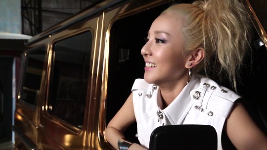 2NE1 - FALLING IN LOVE M_V Making Film 3369