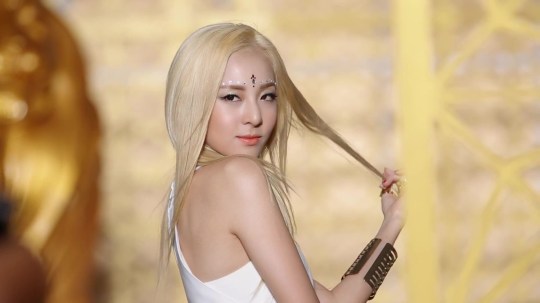 2NE1 - FALLING IN LOVE M_V Making Film 3773