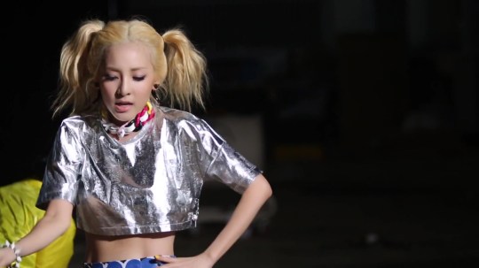 2NE1 - FALLING IN LOVE M_V Making Film 3892