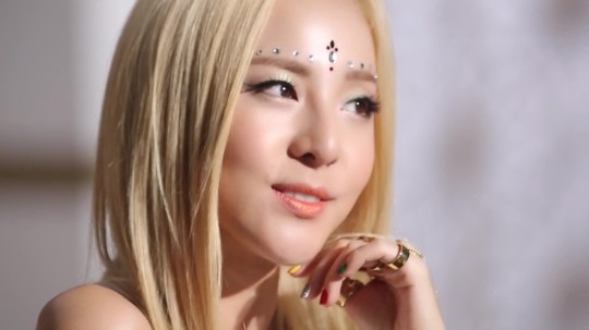 2NE1 - FALLING IN LOVE M_V Making Film 4029