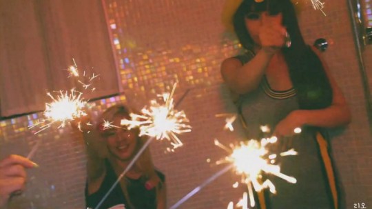 2NE1_-_DO_YOU_LOVE_ME_M_V_mp4_000143643