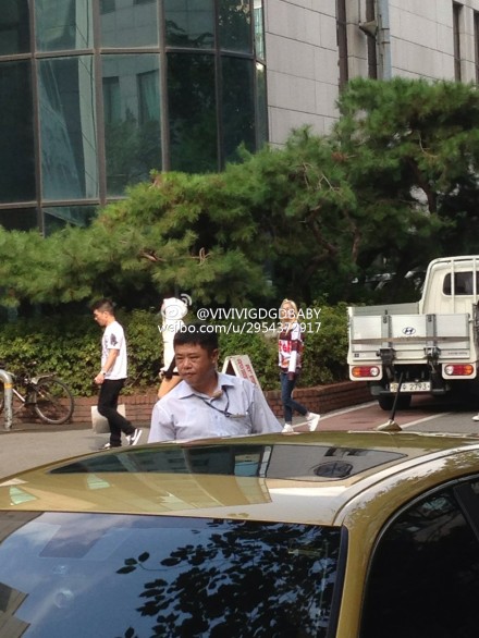 b0182735jw1e84i4yiwizj20xc18g7fu