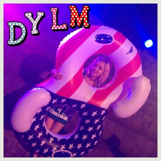 BQ8R4WUCcAAddbf.jpg large