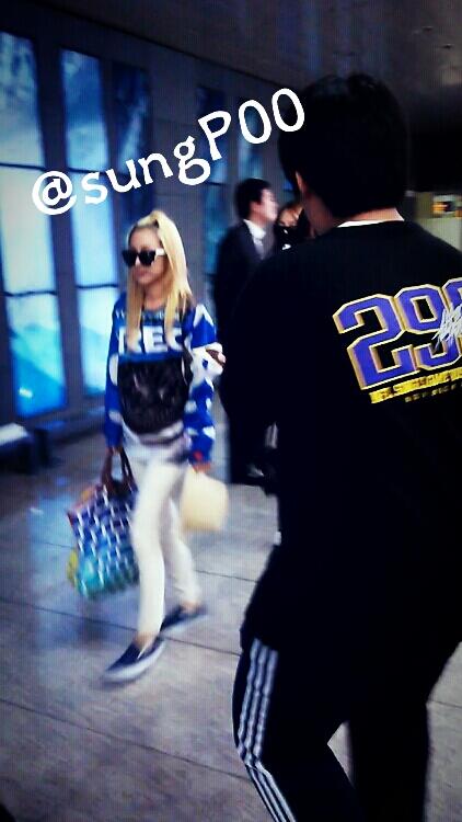 BQpVanMCIAEKHID.jpg large