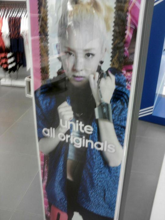 BRDOtrfCYAAdc2C.jpg large