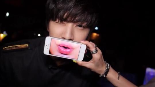 BRHMsgkCcAA6N3I.jpg large