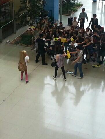 BSUzjNKCYAAkbOl.jpg large