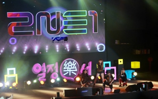 7461a995gw1e8y0y9m9h7j20rs0hi44k