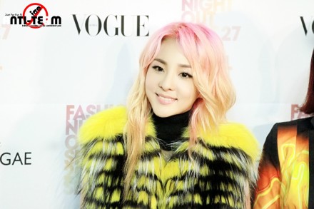 b24230d5jw1e960sl6ghgj215o0rsqa3