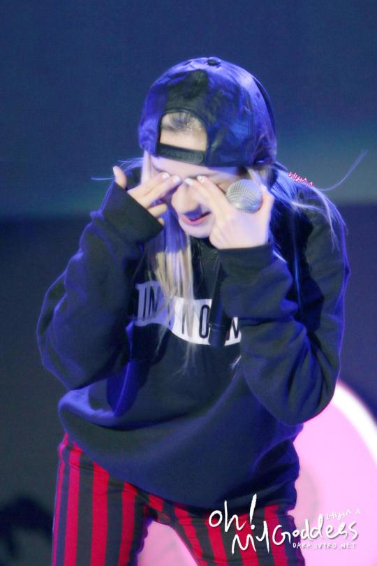 BU_EX6_CcAAnhtN.jpg large