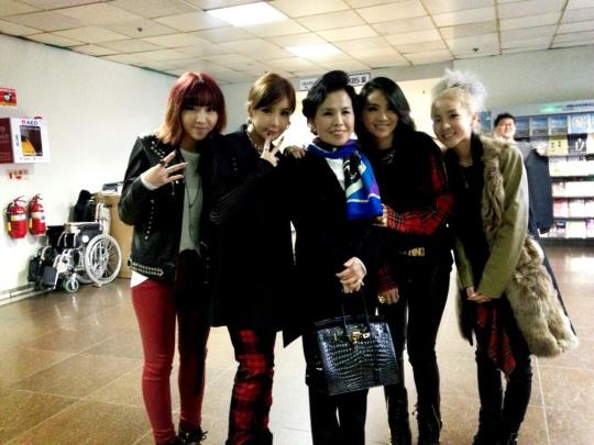 BX3bEYHCcAAmE8u.jpg large