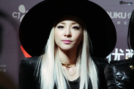 6070d5b0gw1eayvb6dtxdj21kw11xtgt