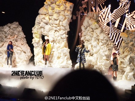 7e4669eftw1eaznho032ej20zk0qo45x