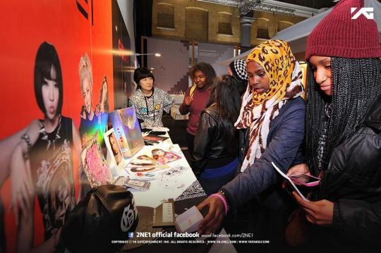 945458_576689602380238_1824998124_n