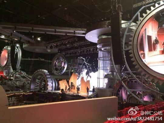 e3d6715agw1earugojn12j20hs0dcdh4