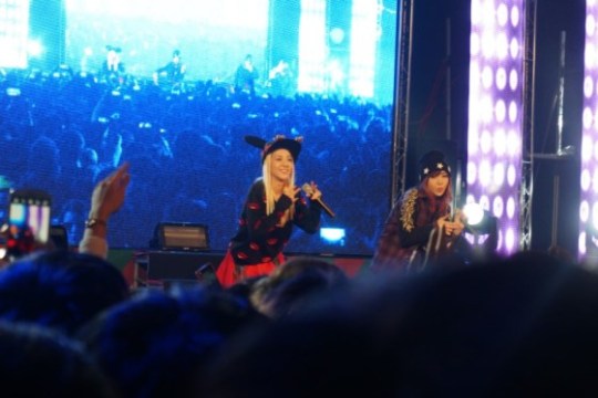 fantaken-xmasmegaparty-2ne1-4