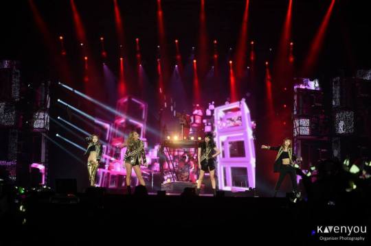 1538686_739989336031421_1789505625_n