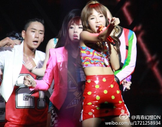 669853b6tw1efmzvkjt6rj20me0hitc0