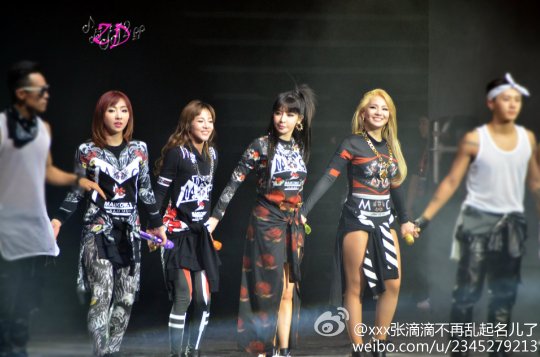 8bca1eedjw1efotpabkkuj21kw11odte