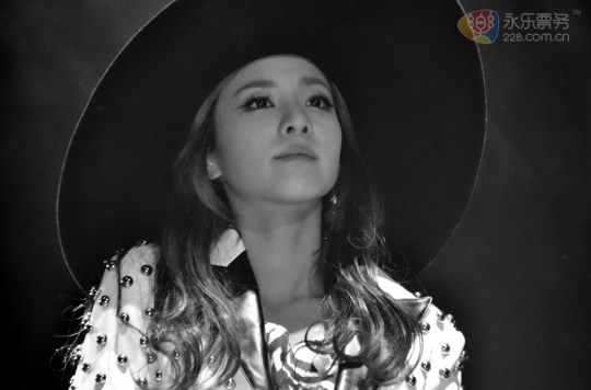 a52b363dtw1efn3hjtj5vj20te0jf13z